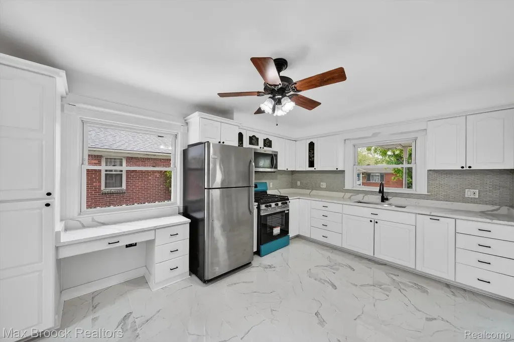 3062 Ferris Avenue Lincoln Park City MI 48146