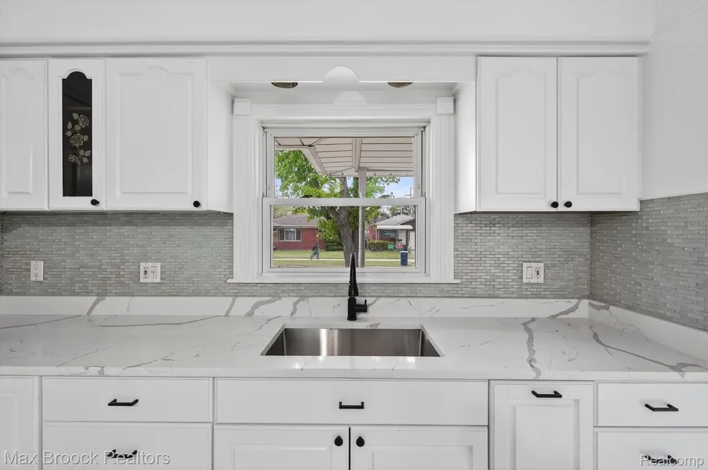 3062 Ferris Avenue Lincoln Park City MI 48146