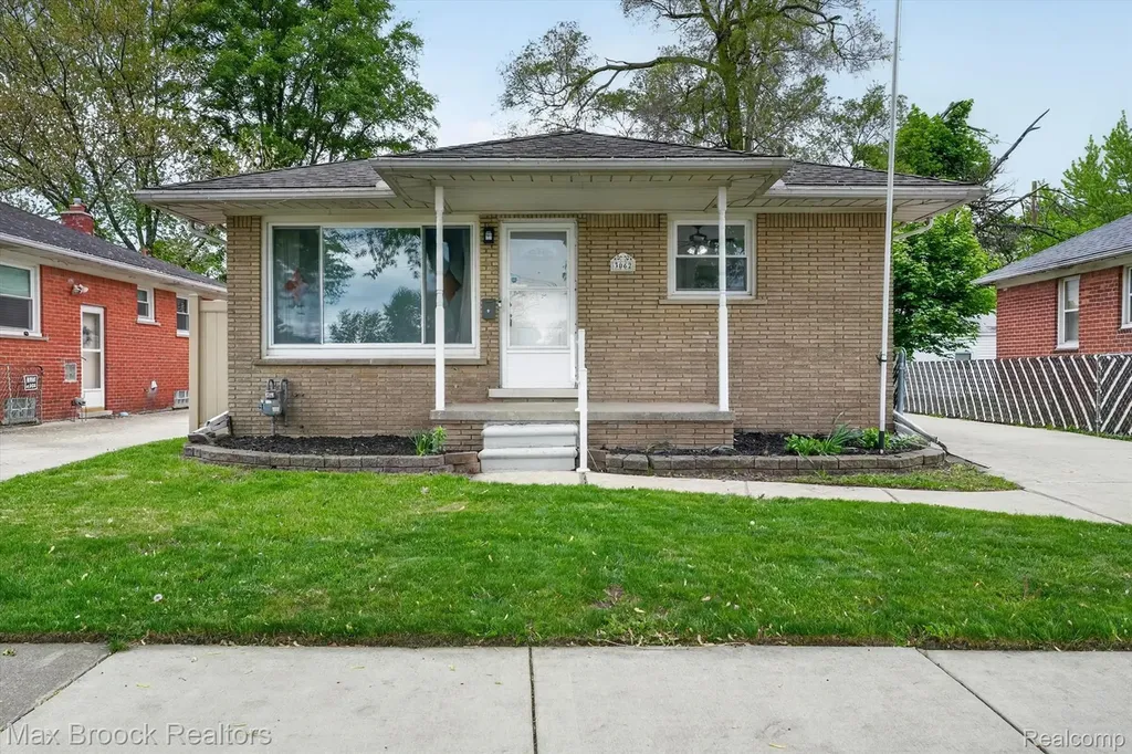 3062 Ferris Avenue Lincoln Park City MI 48146