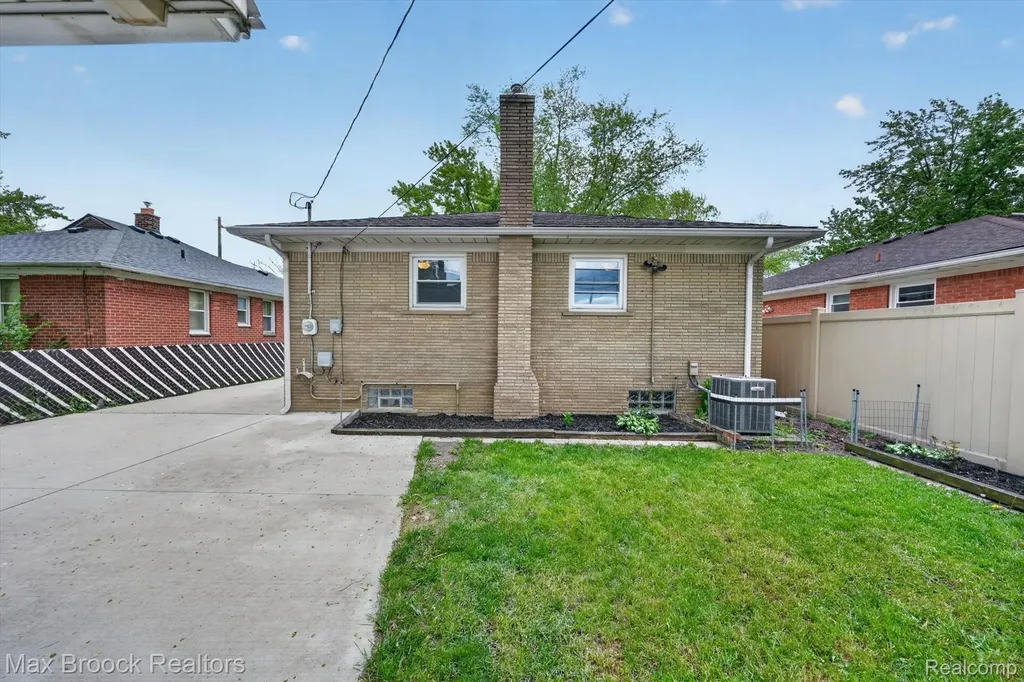 3062 Ferris Avenue Lincoln Park City MI 48146
