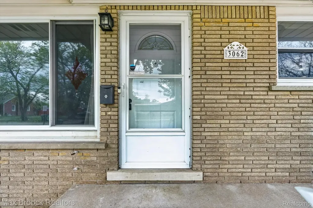 3062 Ferris Avenue Lincoln Park City MI 48146
