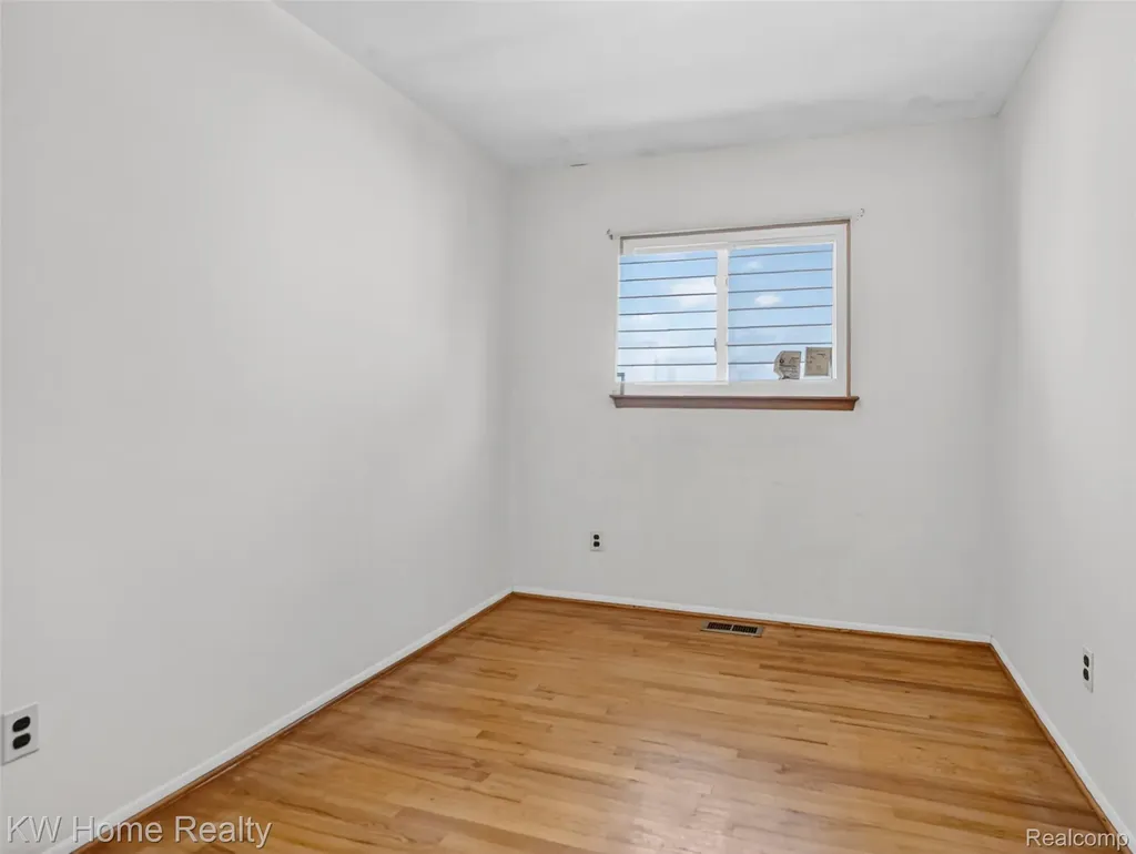 14548 Euclid Avenue Allen Park City MI 48101