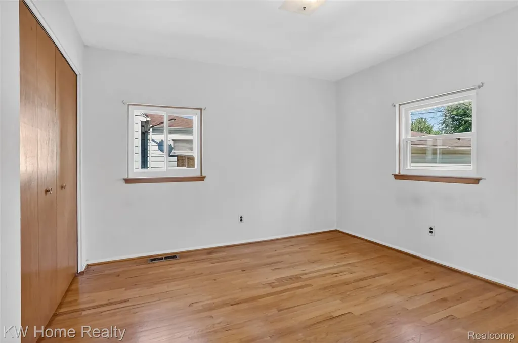 14548 Euclid Avenue Allen Park City MI 48101