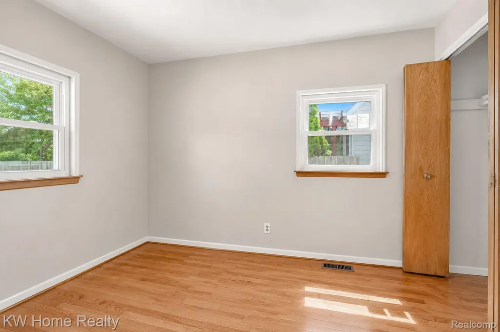 14548 Euclid Avenue Allen Park City MI 48101