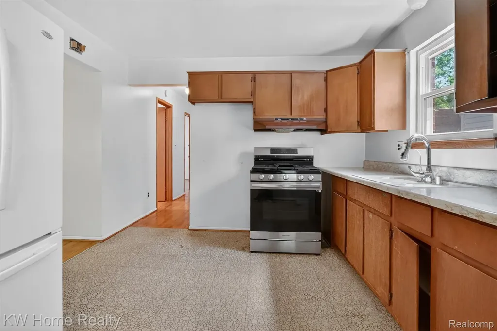 14548 Euclid Avenue Allen Park City MI 48101