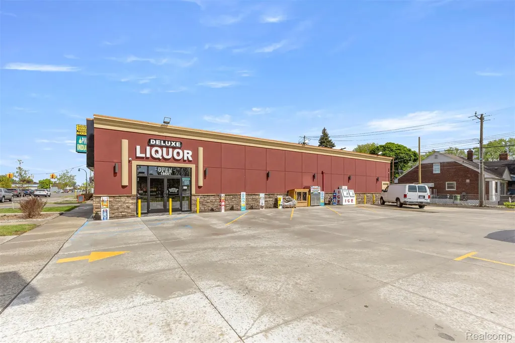 18641 Ecorse Road Allen Park City MI 48101