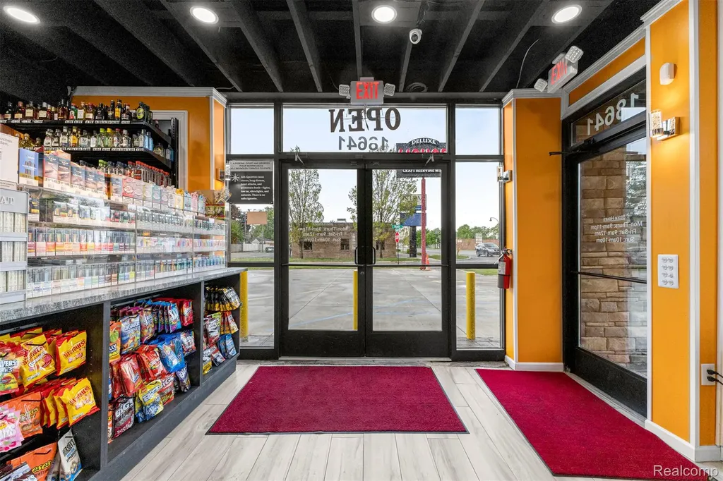 18641 Ecorse Road Allen Park City MI 48101