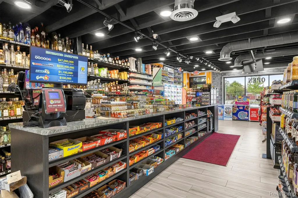 18641 Ecorse Road Allen Park City MI 48101