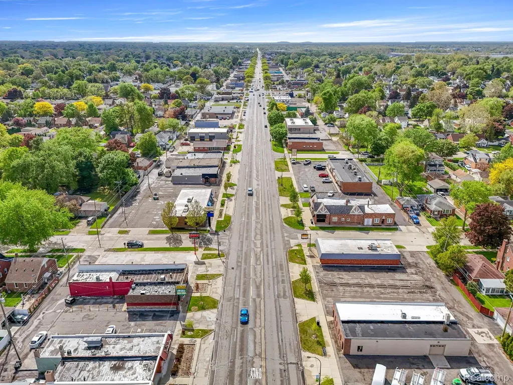 18641 Ecorse Road Allen Park City MI 48101