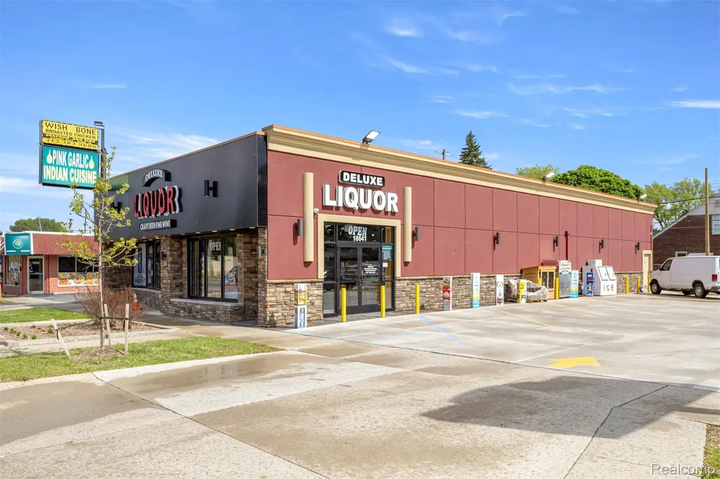 18641 Ecorse Road Allen Park City MI 48101