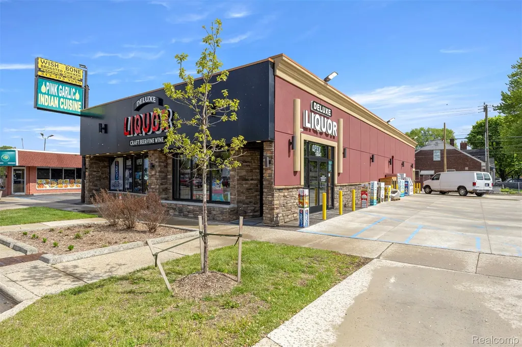 18641 Ecorse Road Allen Park City MI 48101