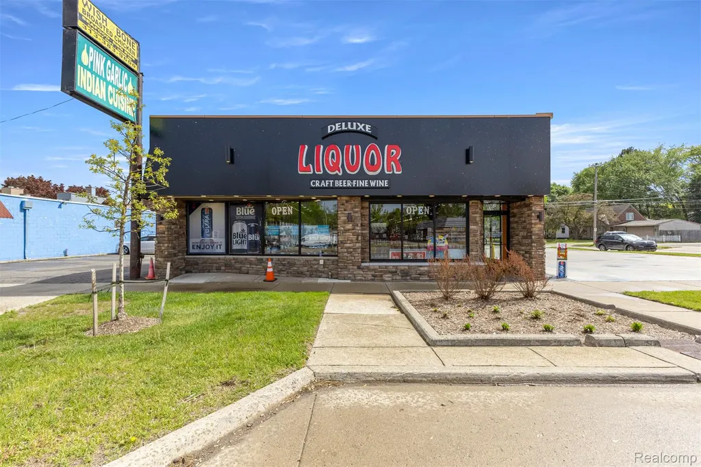 18641 Ecorse Road Allen Park City MI 48101