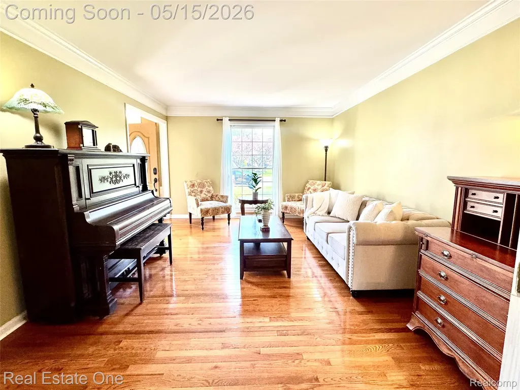 1725 Hillcrest Drive Rochester Hills City MI 48306