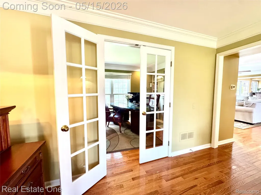 1725 Hillcrest Drive Rochester Hills City MI 48306