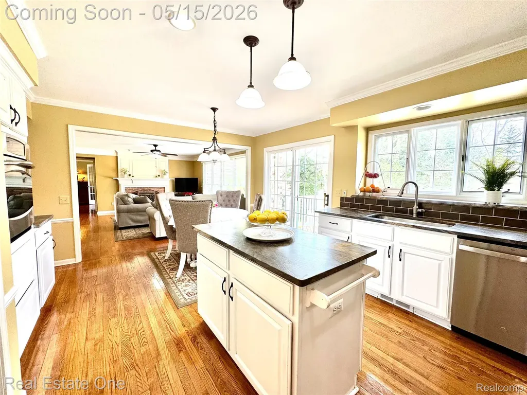 1725 Hillcrest Drive Rochester Hills City MI 48306
