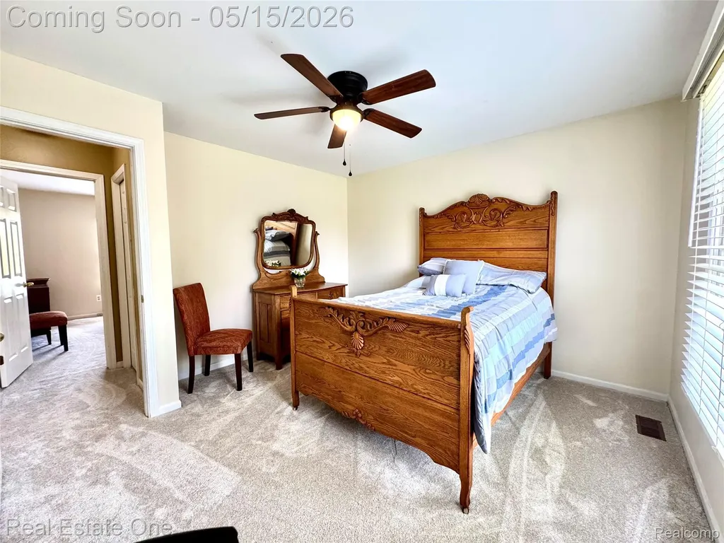 1725 Hillcrest Drive Rochester Hills City MI 48306