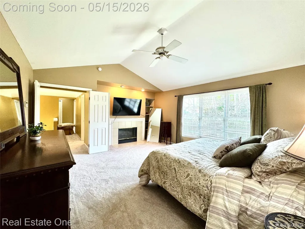 1725 Hillcrest Drive Rochester Hills City MI 48306