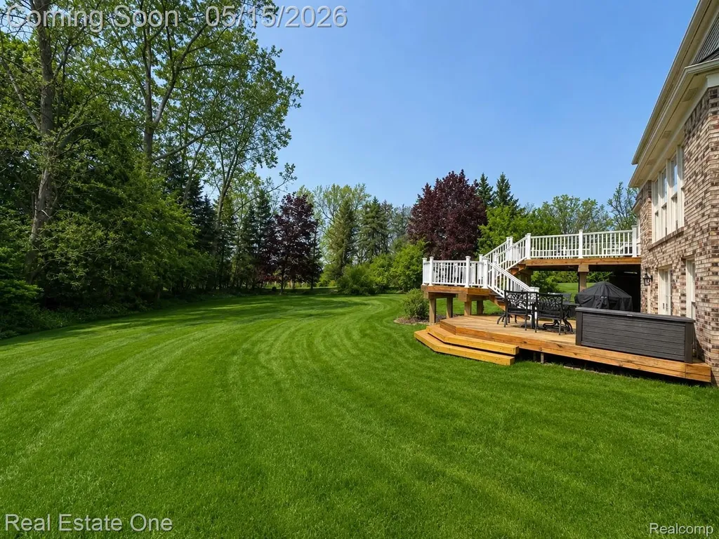 1725 Hillcrest Drive Rochester Hills City MI 48306