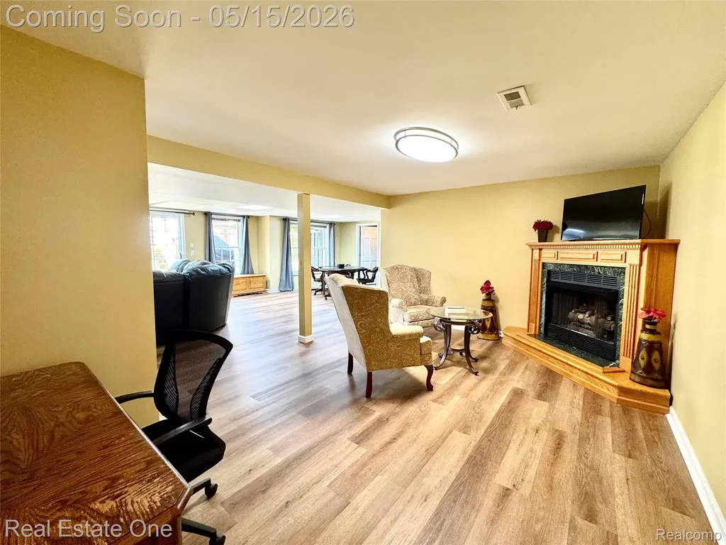 1725 Hillcrest Drive Rochester Hills City MI 48306