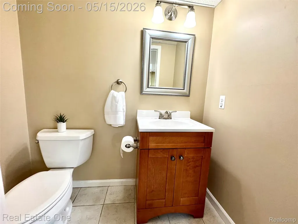 1725 Hillcrest Drive Rochester Hills City MI 48306