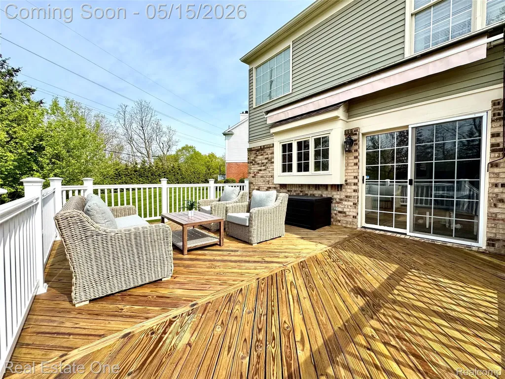 1725 Hillcrest Drive Rochester Hills City MI 48306