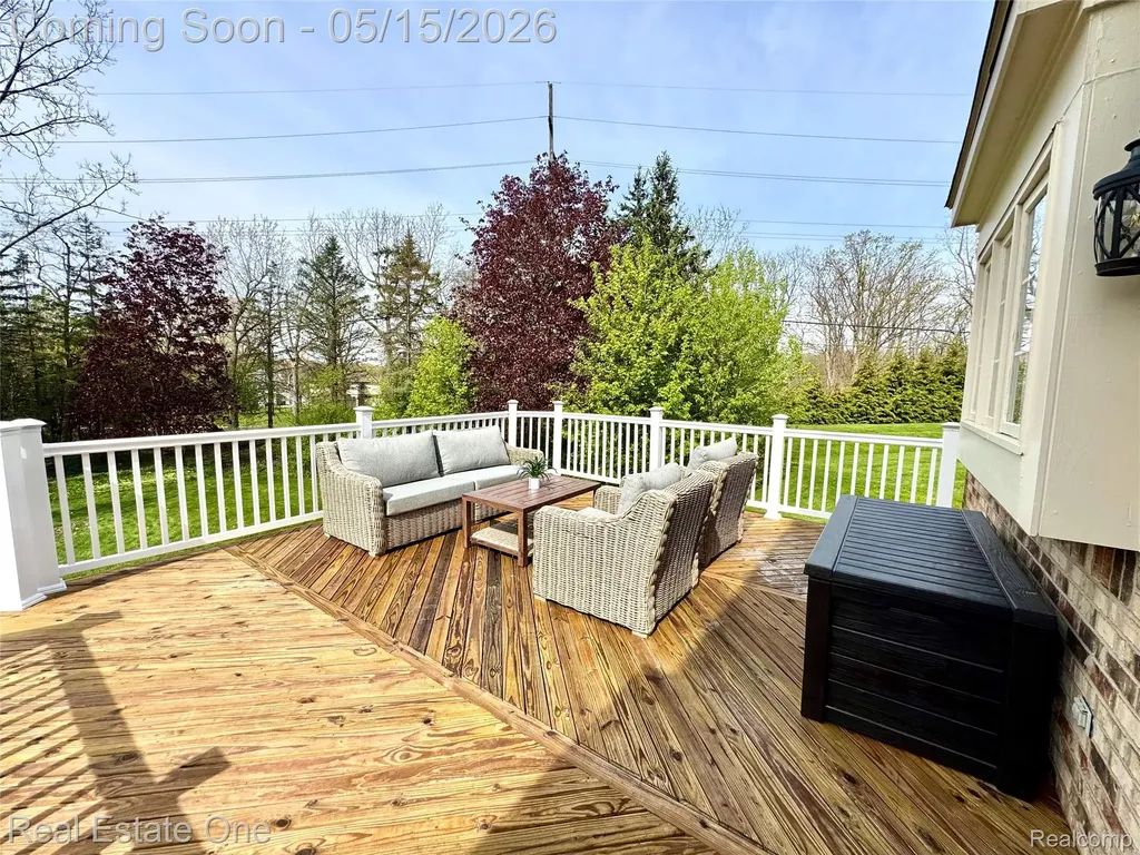 1725 Hillcrest Drive Rochester Hills City MI 48306