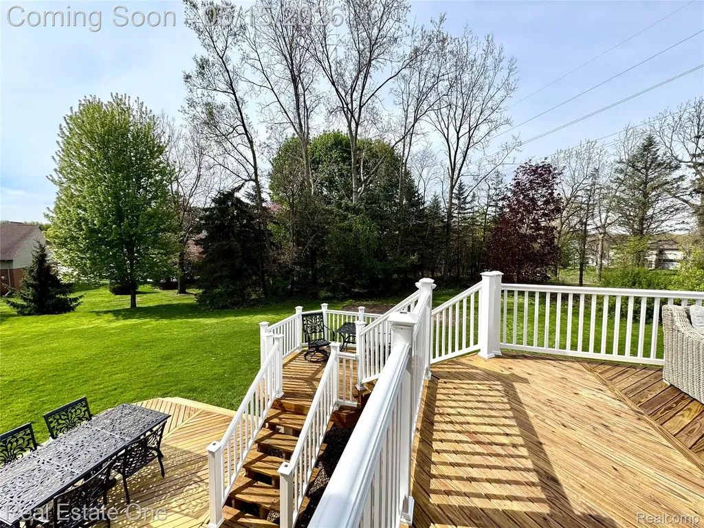 1725 Hillcrest Drive Rochester Hills City MI 48306