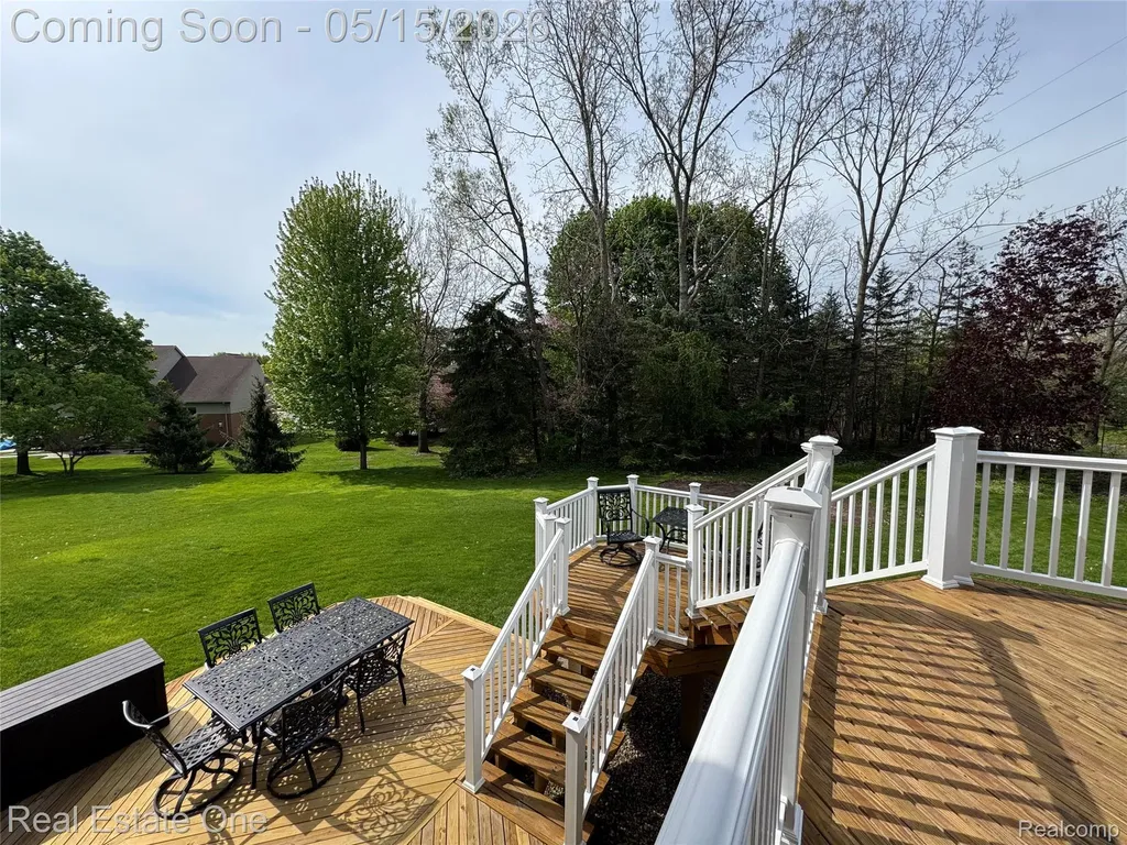 1725 Hillcrest Drive Rochester Hills City MI 48306