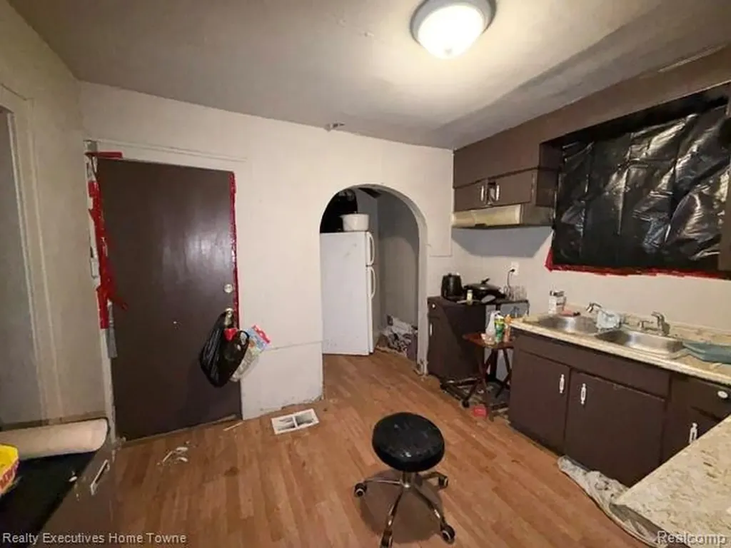 12081 Santa Rosa Drive Detroit City MI 48204