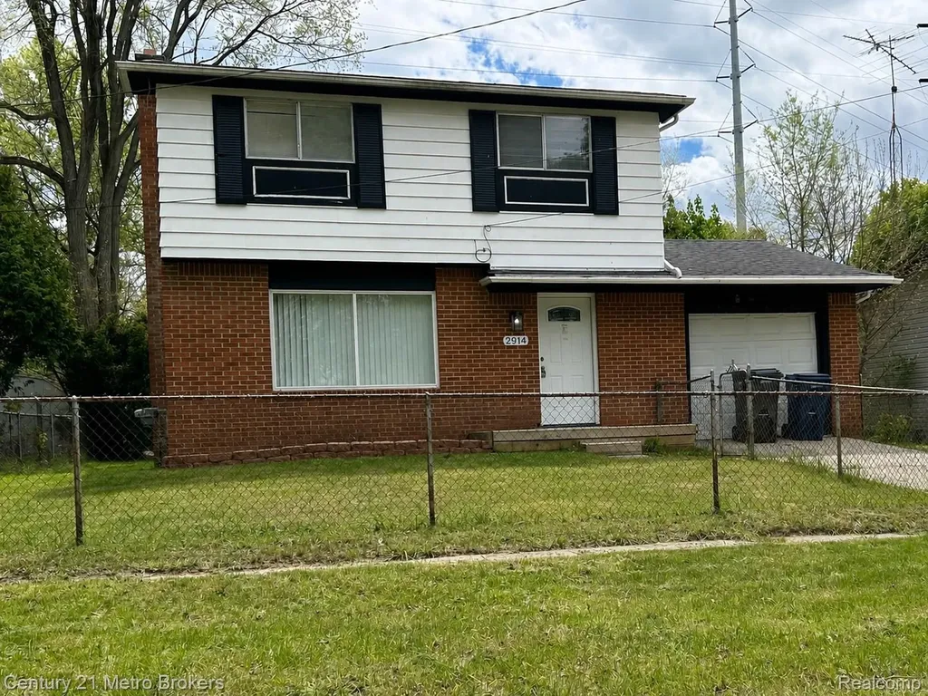 2914 E Pierson Road Flint City MI 48506