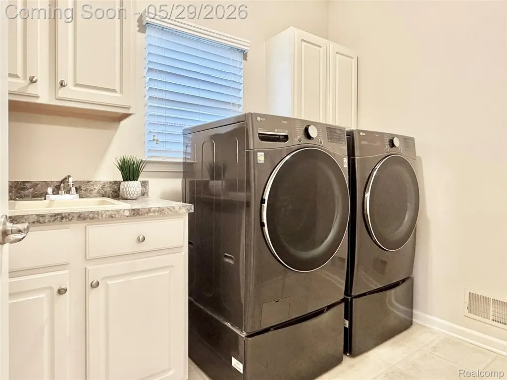 4438 Thornhill Drive Auburn Hills City MI 48326