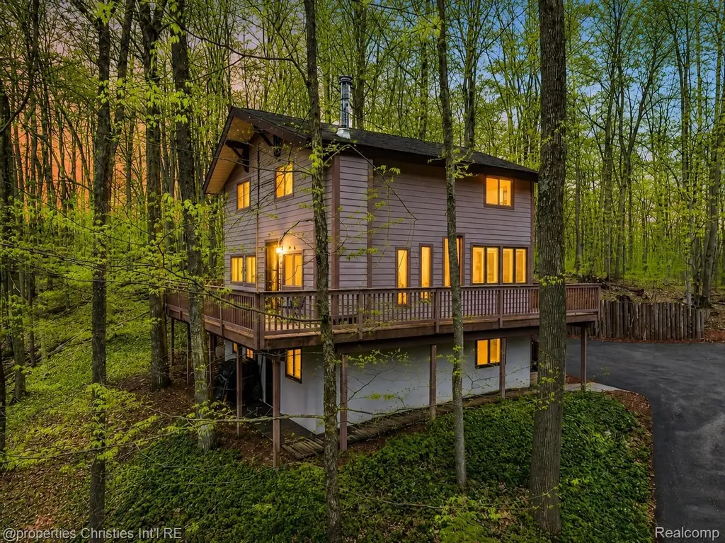 4001 Deskin Drive Custer Township MI 49615
