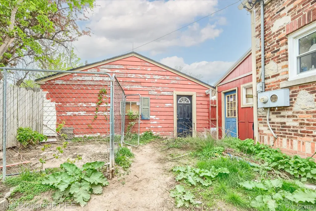 1410 W Atherton Road Flint City MI 48507