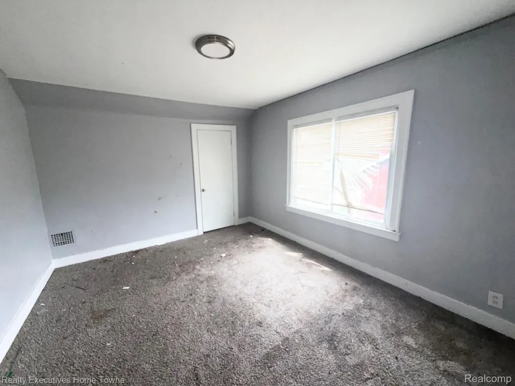 2569 Alter Road Detroit City MI 48215