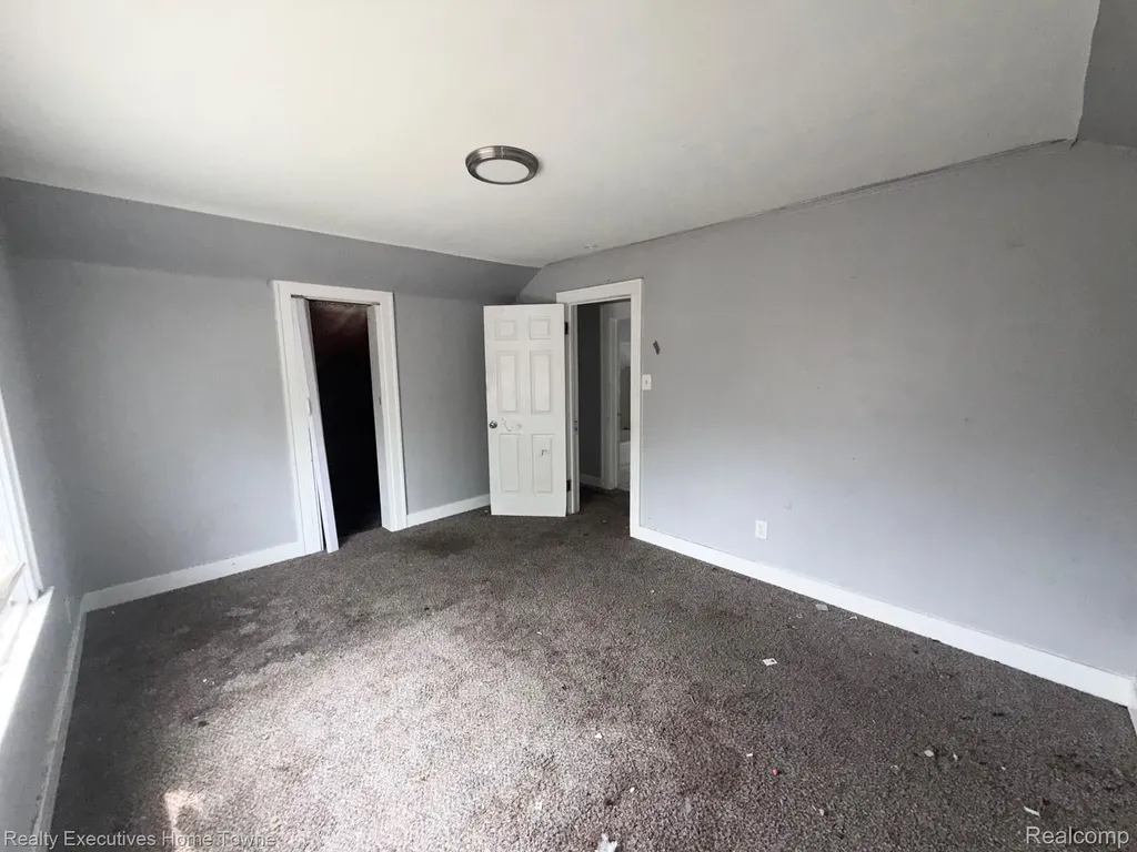 2569 Alter Road Detroit City MI 48215
