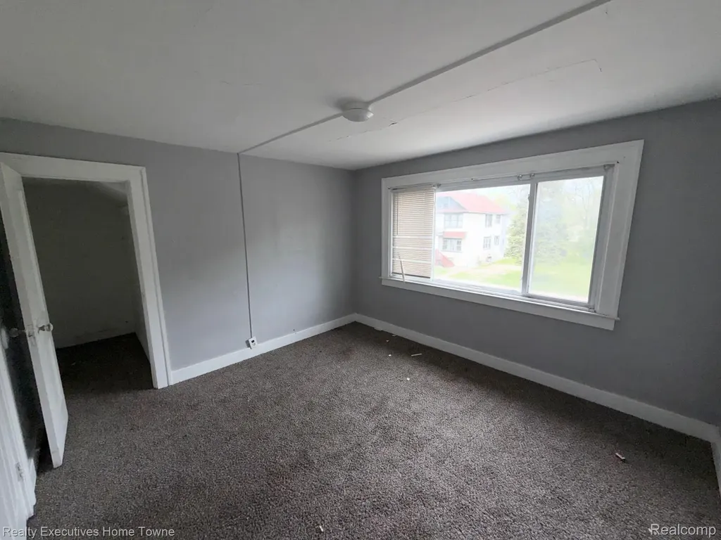 2569 Alter Road Detroit City MI 48215