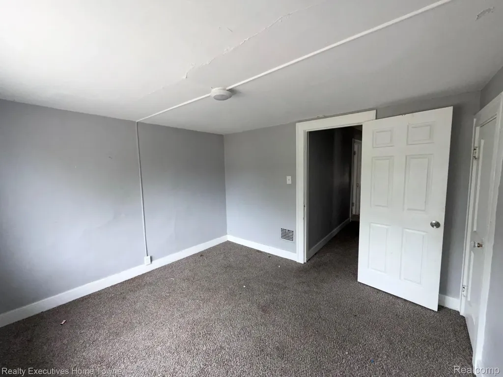 2569 Alter Road Detroit City MI 48215