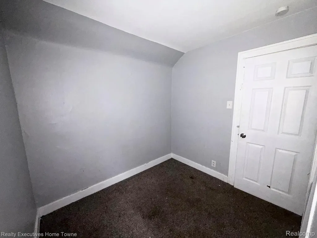 2569 Alter Road Detroit City MI 48215