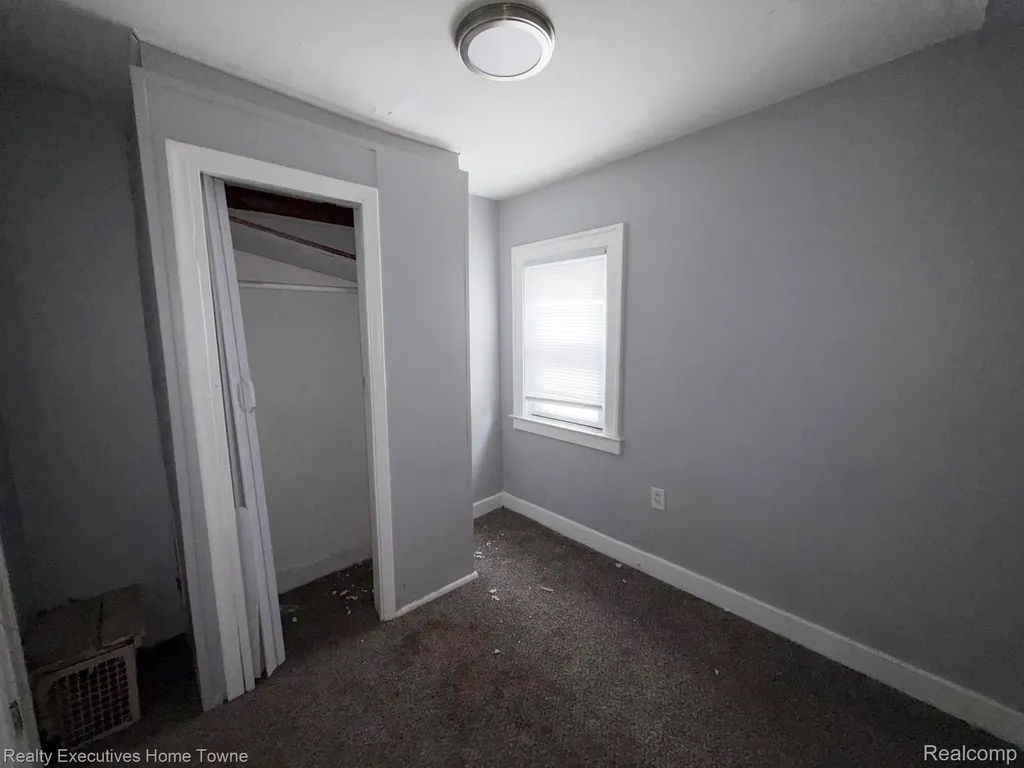2569 Alter Road Detroit City MI 48215