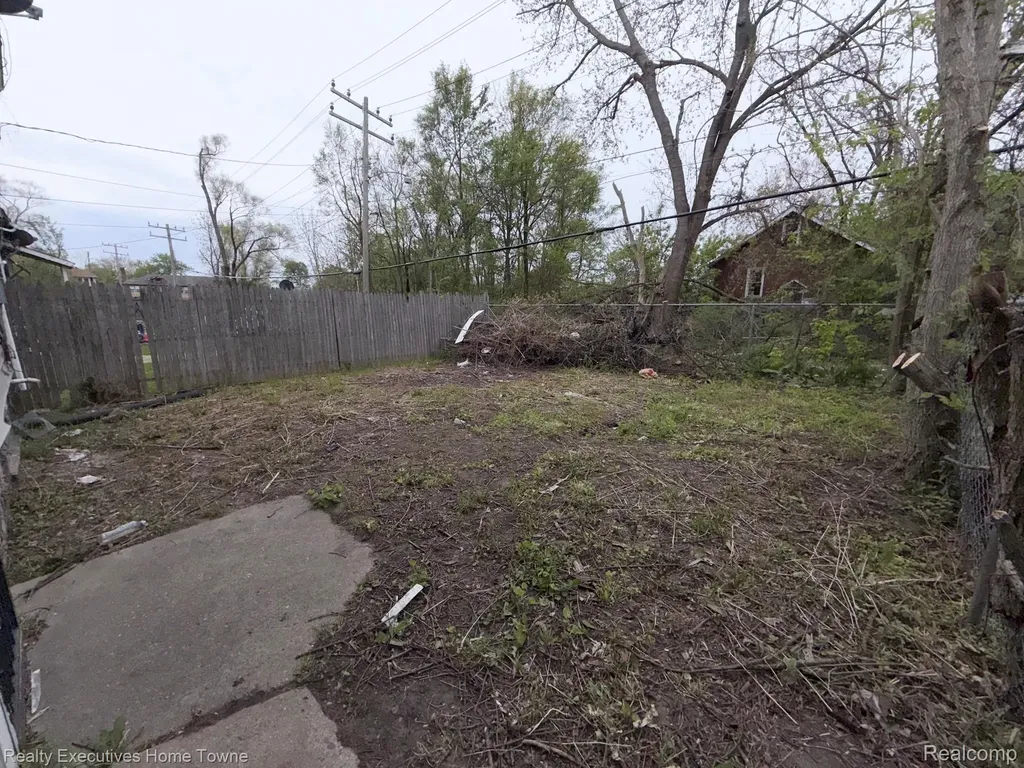 2569 Alter Road Detroit City MI 48215