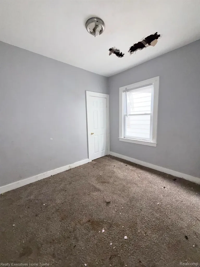 2569 Alter Road Detroit City MI 48215
