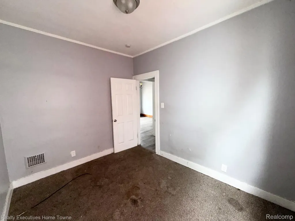 2569 Alter Road Detroit City MI 48215