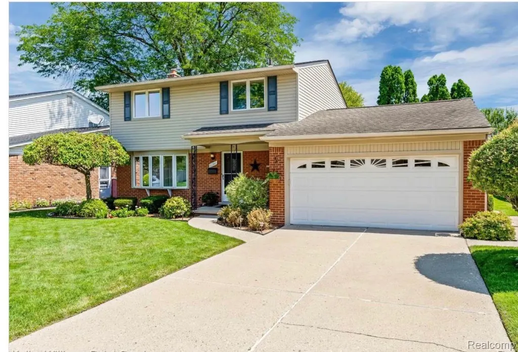 31346 Shaw Drive Warren City MI 48093