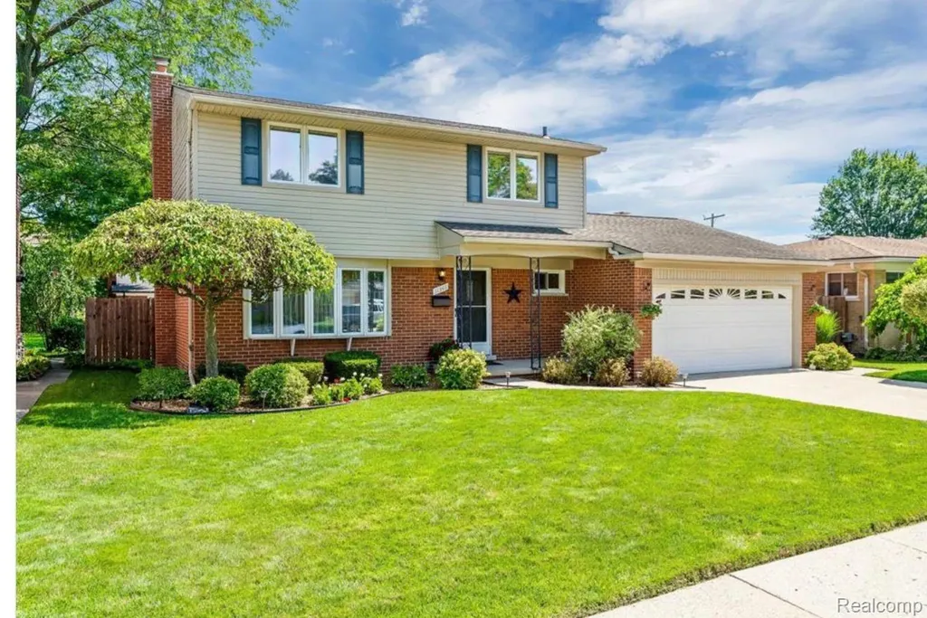 31346 Shaw Drive Warren City MI 48093