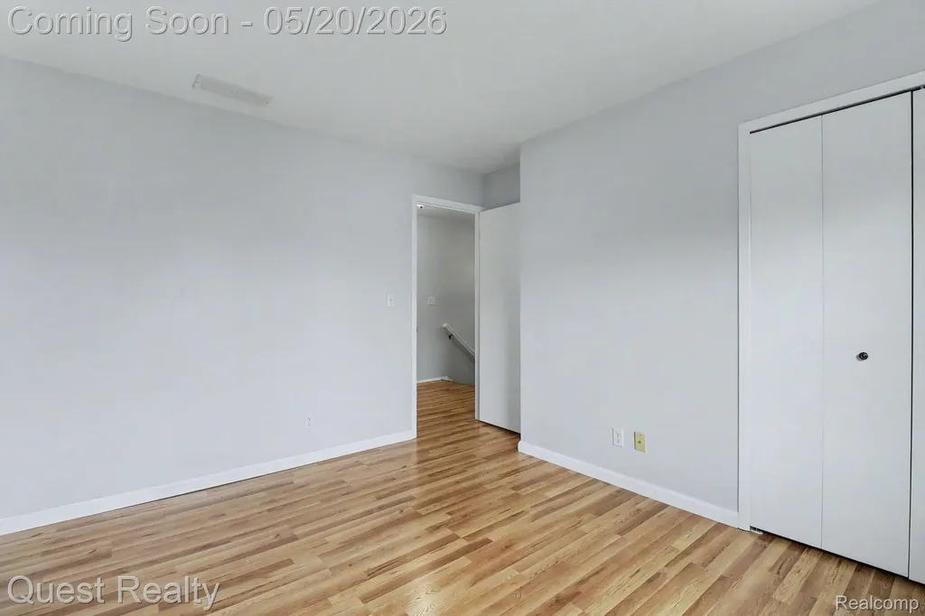 5673 Drake Hollow W Drive W West Bloomfield Charter Township MI 48322