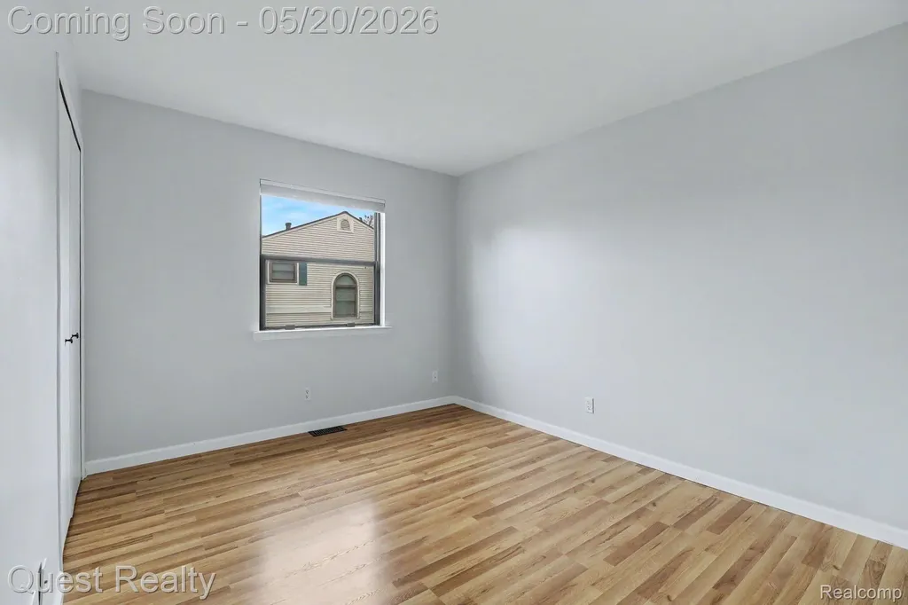 5673 Drake Hollow W Drive W West Bloomfield Charter Township MI 48322