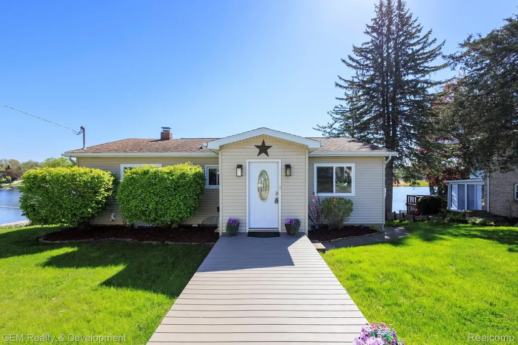 Brighton Township MI, 8081 Granada Avenue