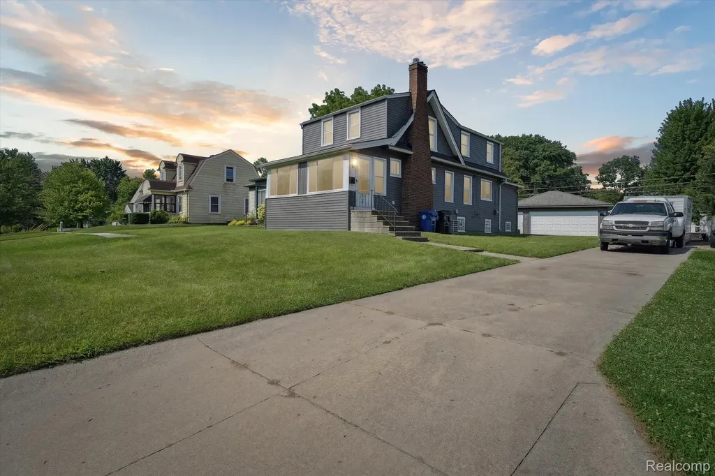 18849 Delaware Avenue Redford Charter Township MI 48240