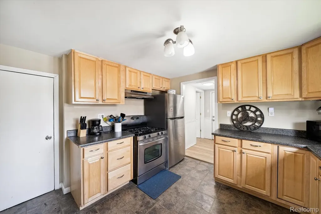 18849 Delaware Avenue Redford Charter Township MI 48240
