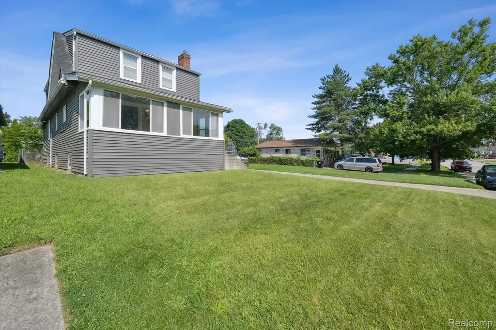 18849 Delaware Avenue Redford Charter Township MI 48240